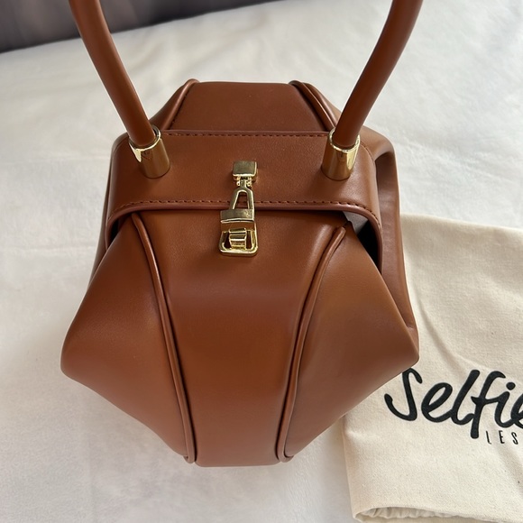 Dumpling Bag! Super cute Super Fun! - Picture 3 of 9